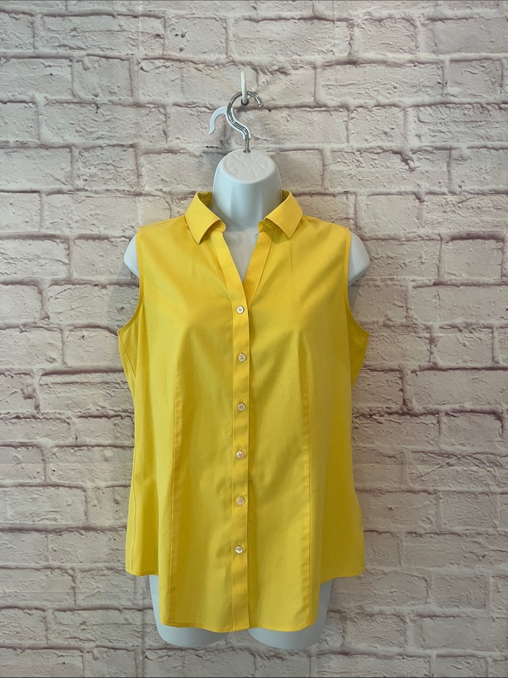 Talbots Bright Yellow Sleeveless Button-Down Collared Top